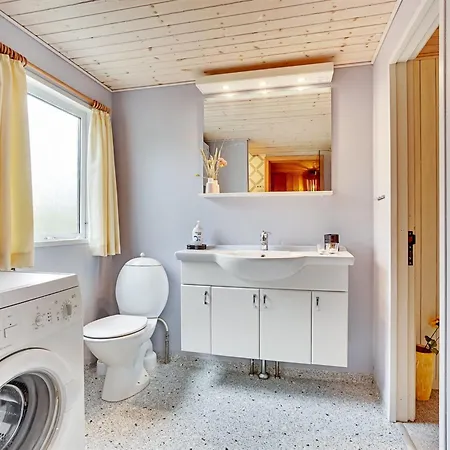 Leny - 450m To The Fjord By Interhome