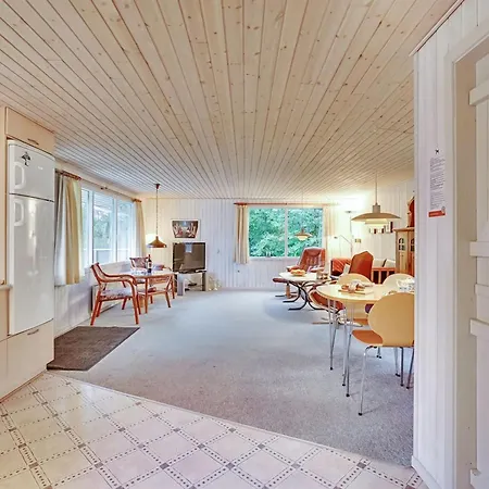 Leny - 450m To The Fjord By Interhome