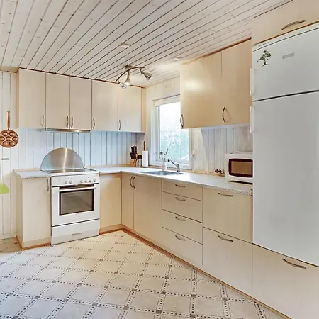 Leny - 450m To The Fjord By Interhome
